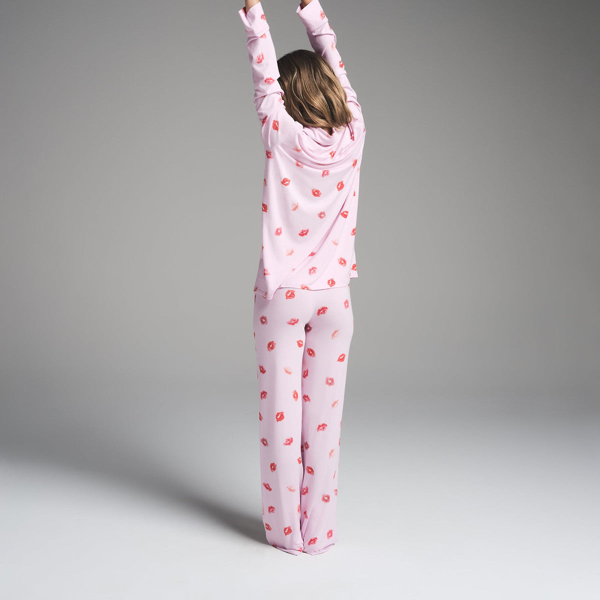 Pyjama femme doux effet seconde peau – Bisous